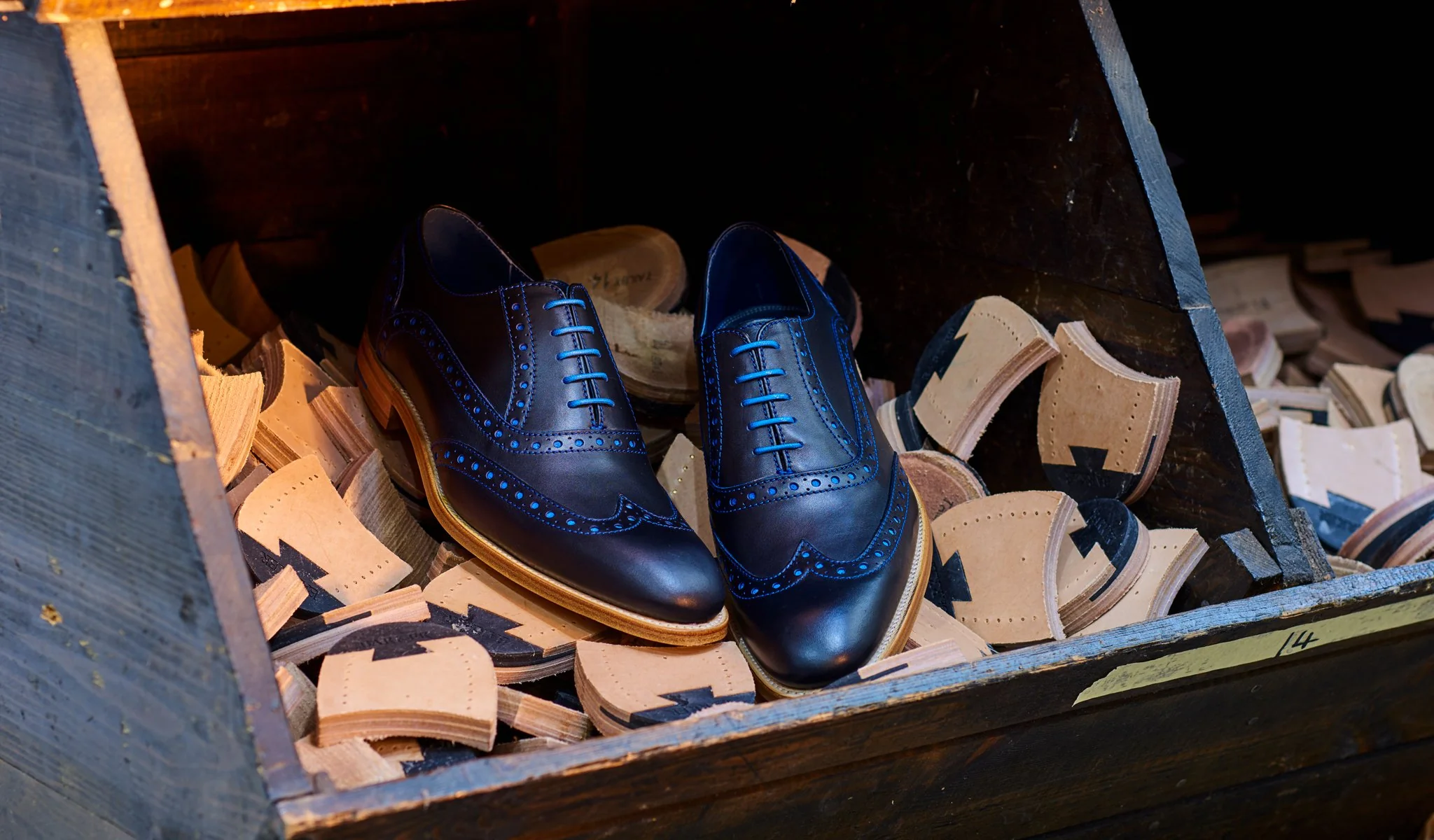 Grant - Walnut / Navy Calf / Paisley Laser - Image 6